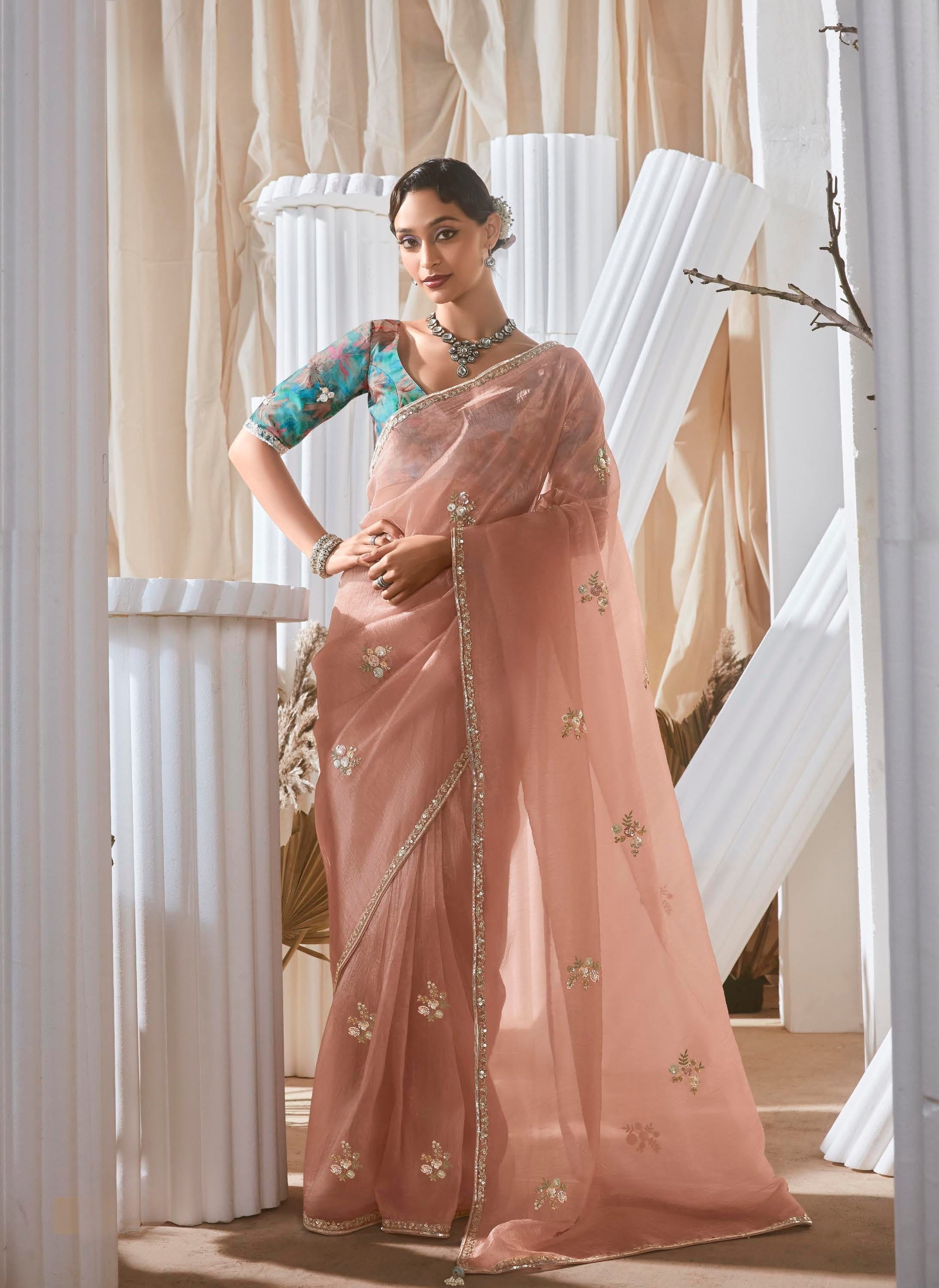 Bluse Peach Organza Sequence Work Party Wear Saree