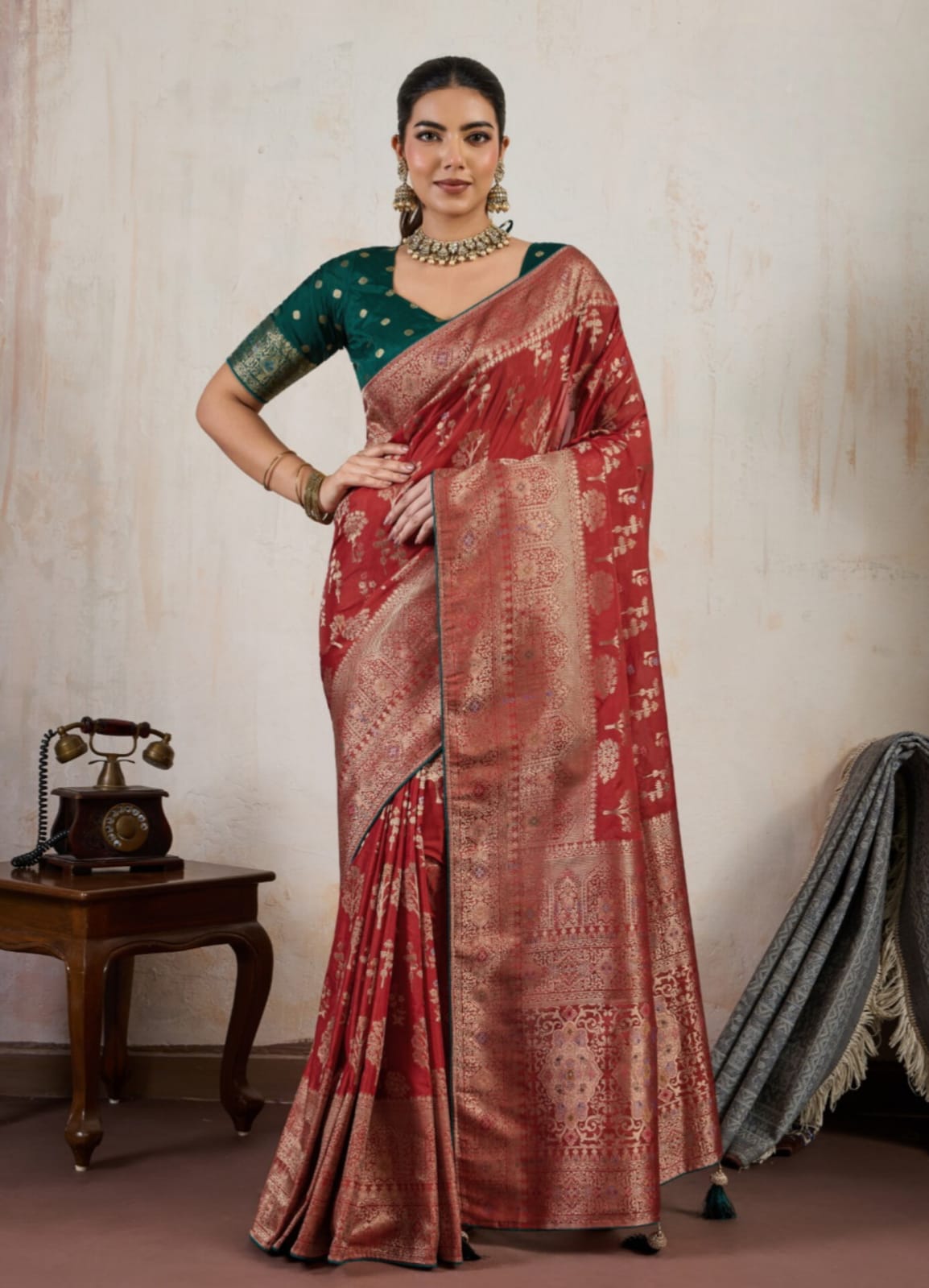 Red Makhmal Soft Silk Meenakari Weaving Saree