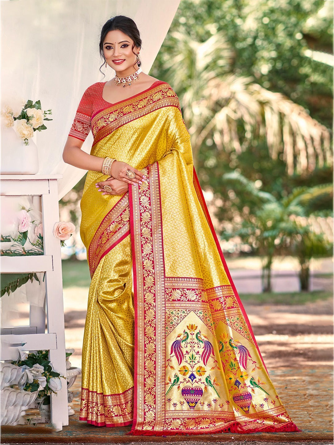 Yellow Kanjivaram Silk Weaving Saree