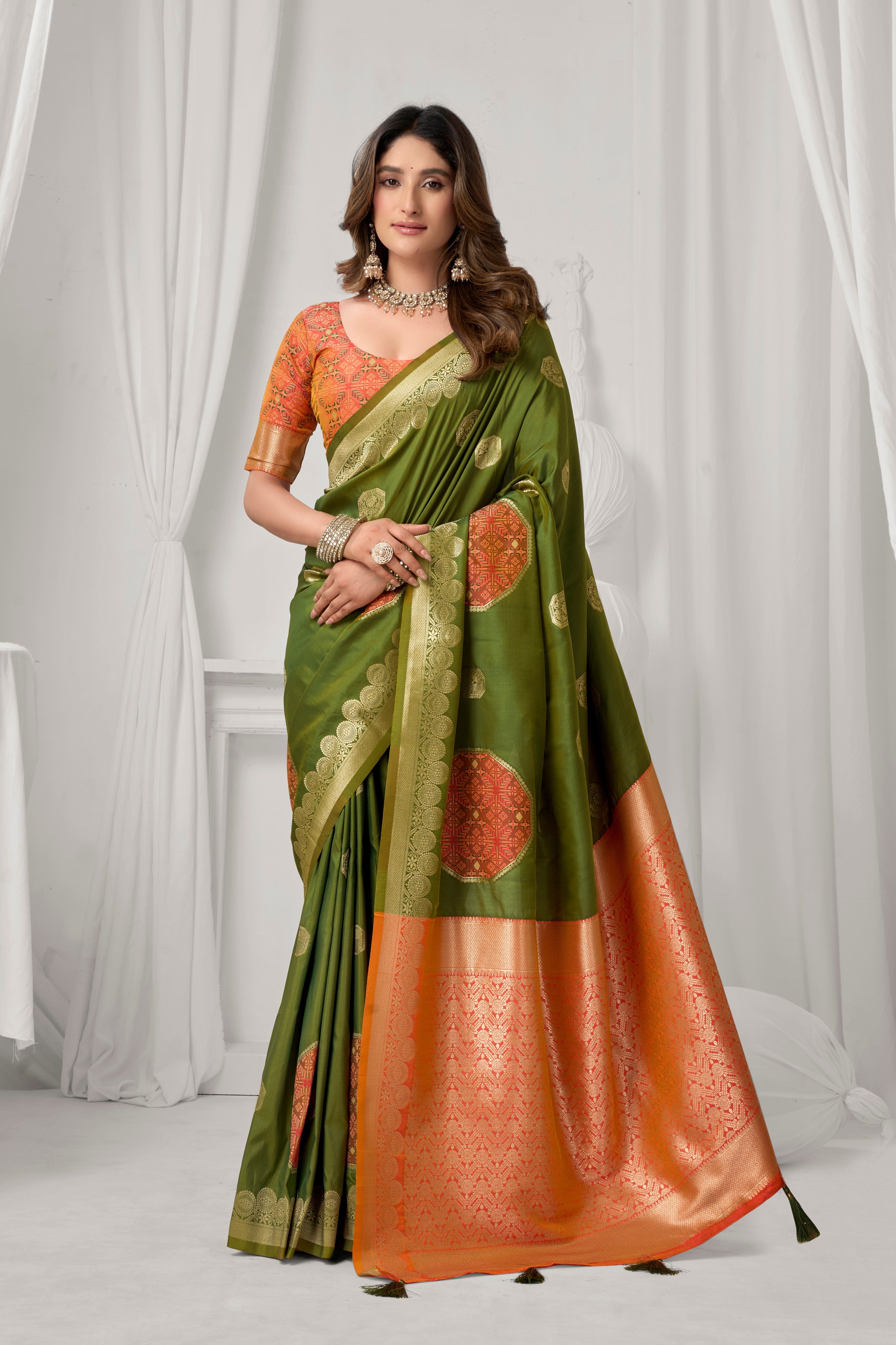 Green Soft Silk Fancy Pumpum Saree
