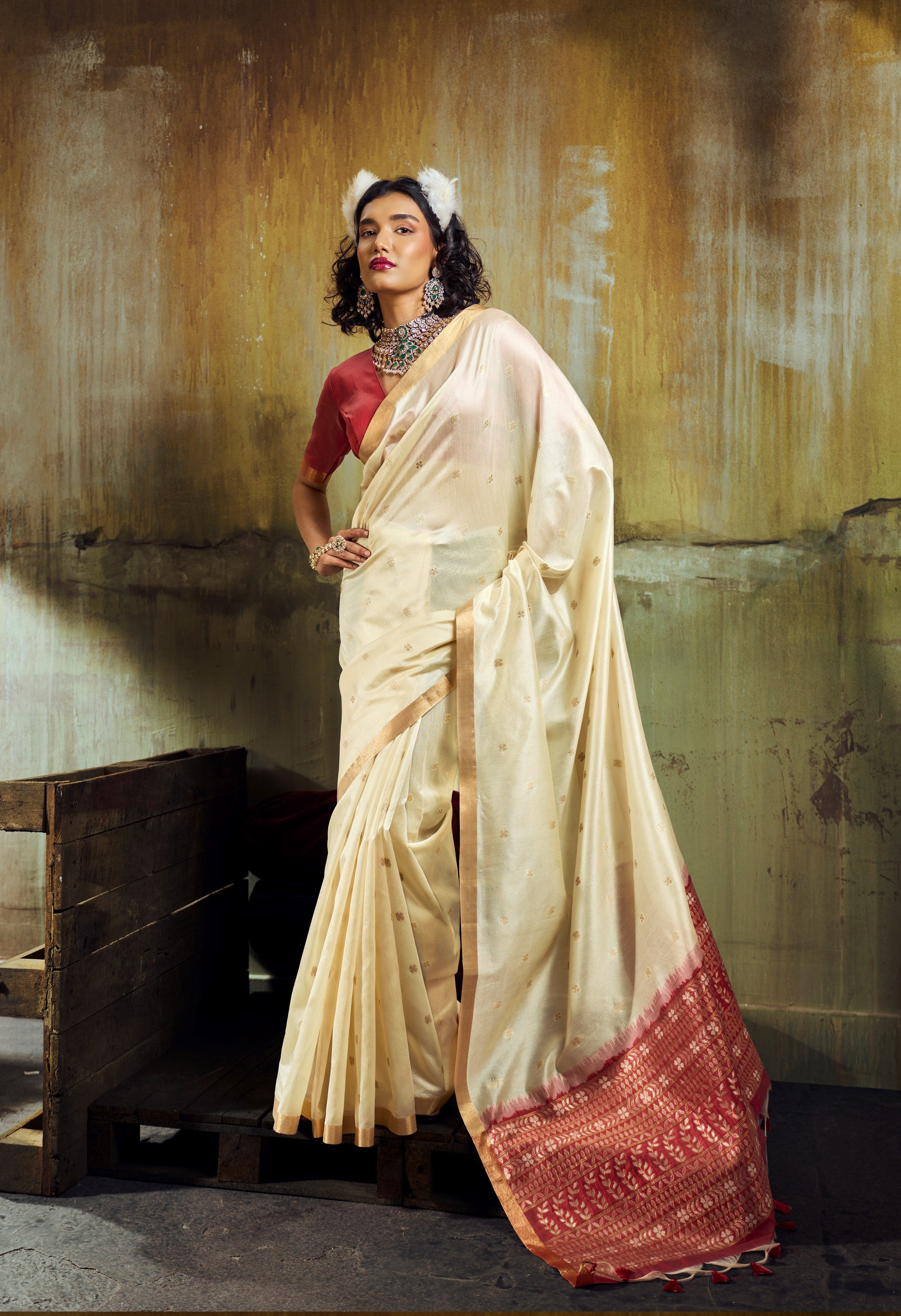 Off White Tussar Silk Weaving Saree